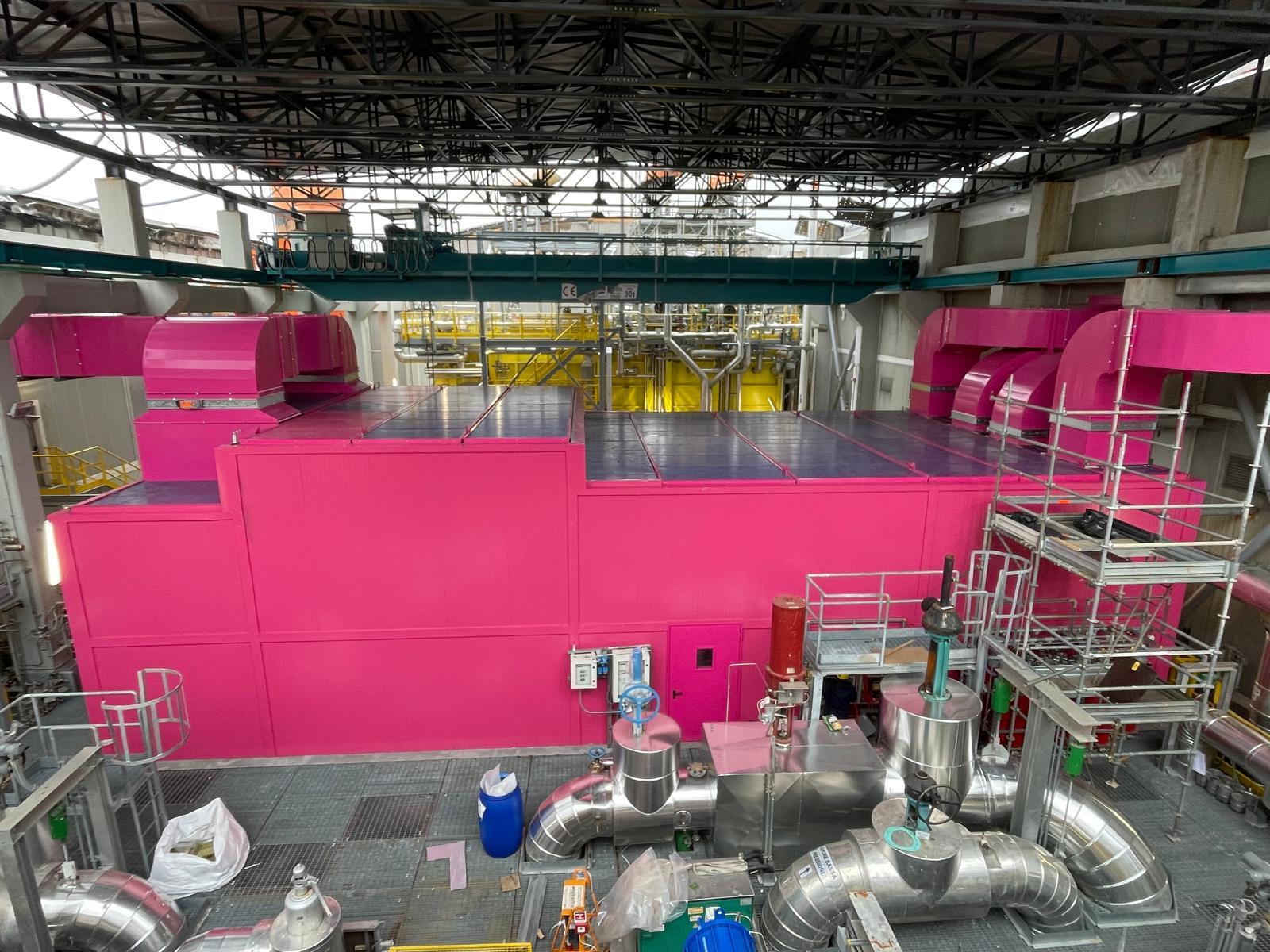 Intervento di sostituzione cabinato acustico.