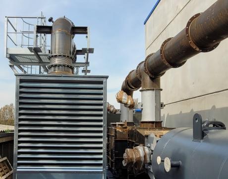 Exhaust gas line for motor generators and gas turbines