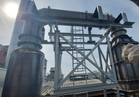 Exhaust gas line for motor generators and gas turbines